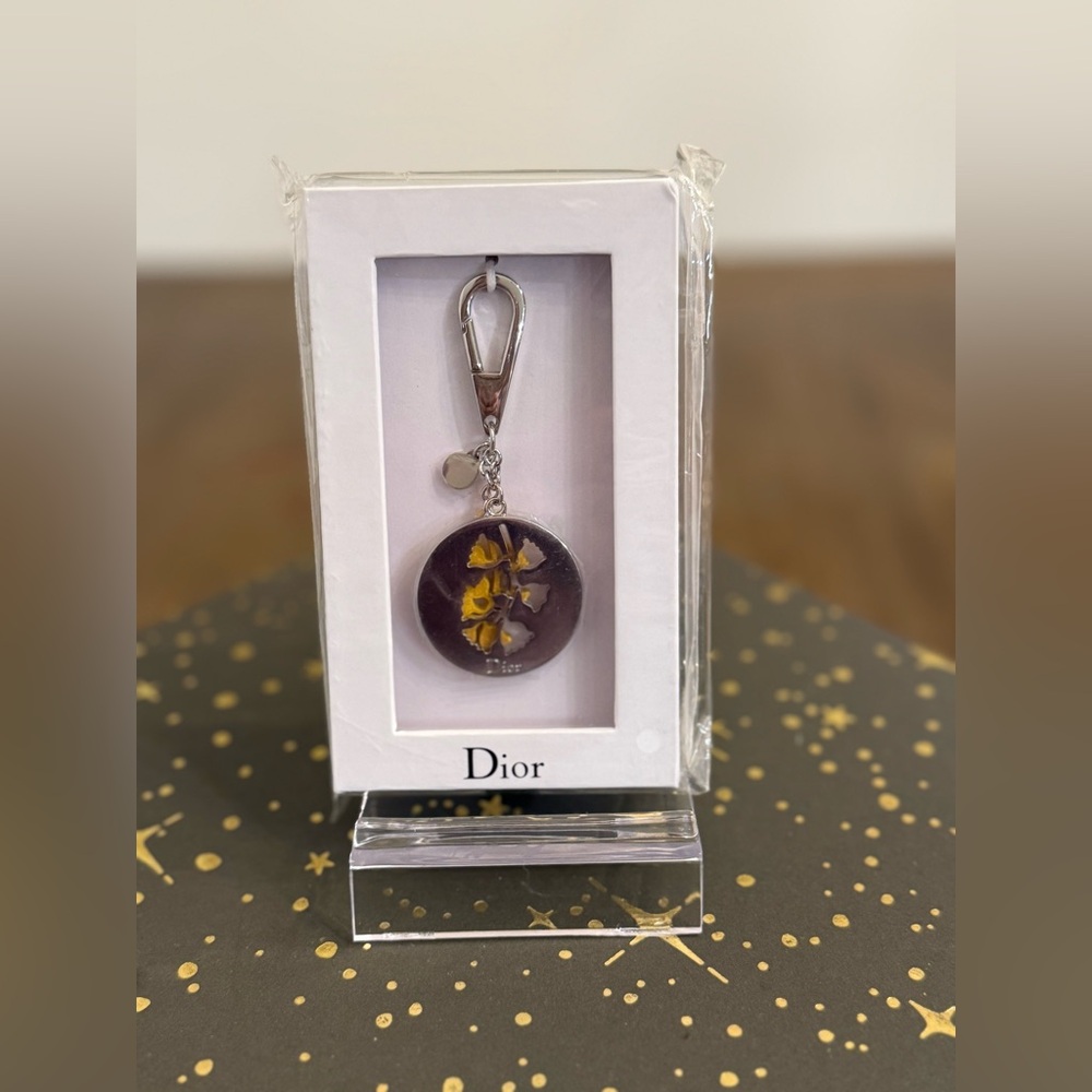✨ Dior Lily of the Valley Key Holder ✨